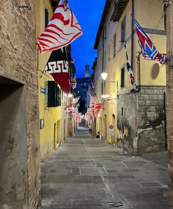 Suite19 Siena Centro Storico Buitenkant foto